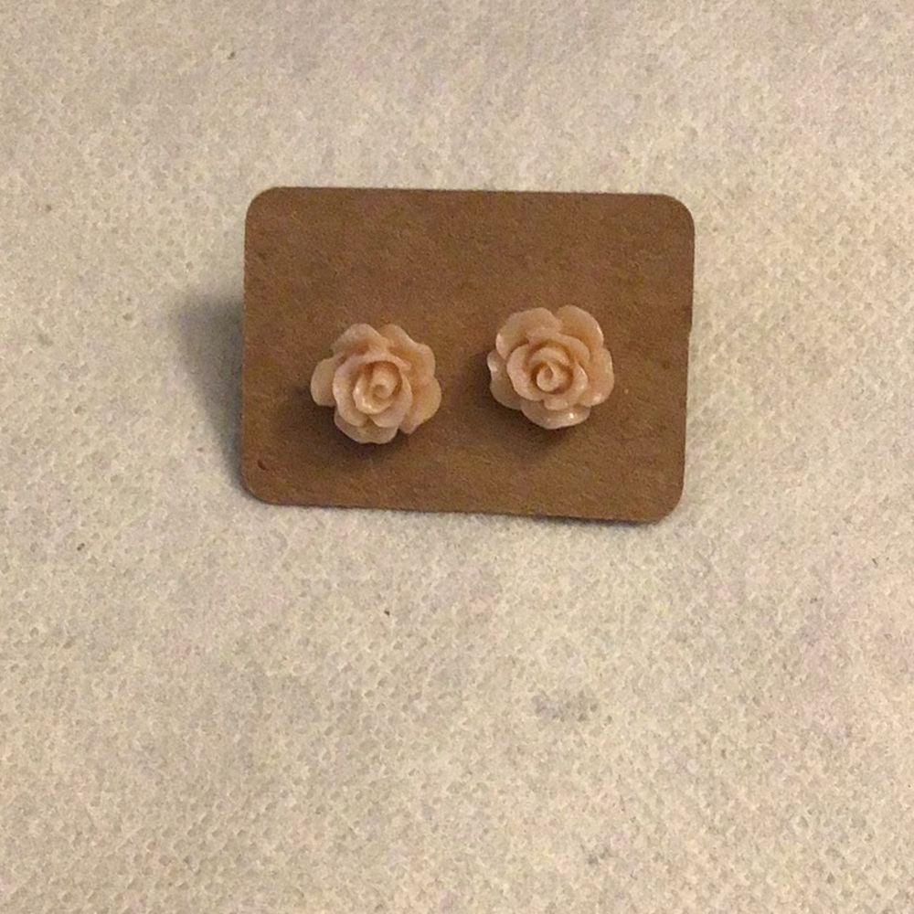 FLOWER EARRINGS WITH FREE GIFT